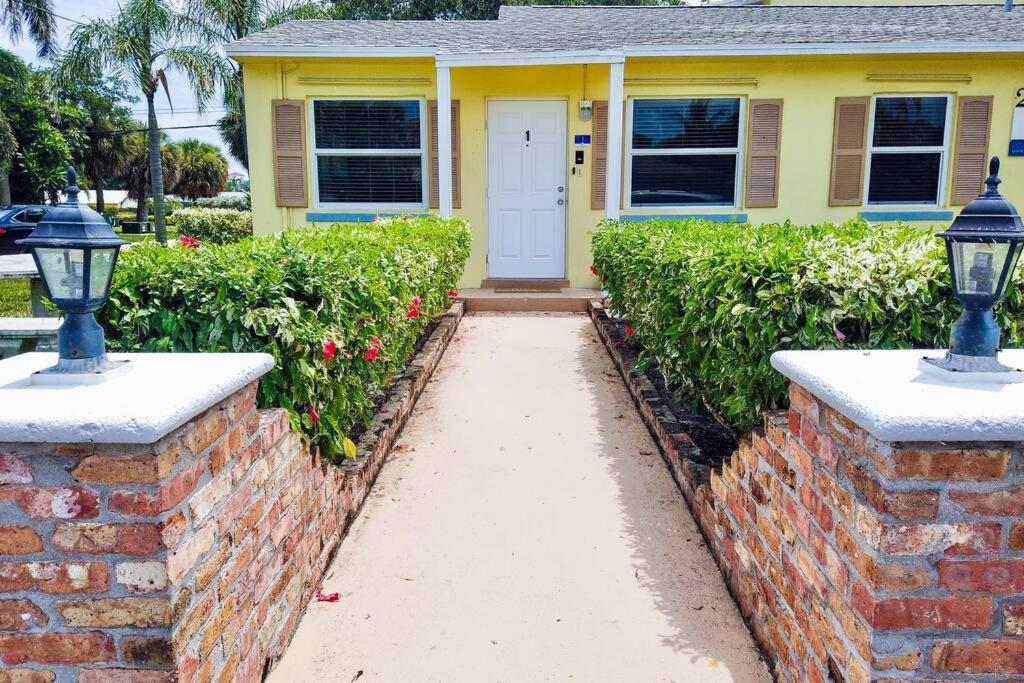 The Beach House At Seascape Steps From The Beach, Marina And Shops! West Palm Beach Eksteriør bilde
